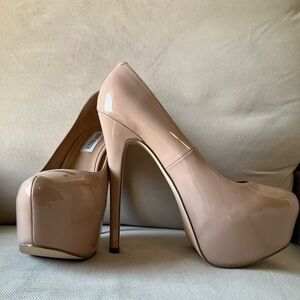 Steve Madden Patent Platform Pumps in Nude